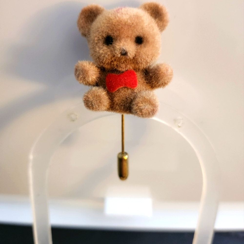Avon Vintage Teddy Bear Stick Pin 2-1/2” x 1” Fuzzy Texture circa 1980 w/ Pouch